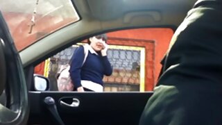 Elegantna japanska poslovna dama biva zavedena od strane svog vozača, koji maže po svom umiljatom tijelu prije nego što dođe do njene dlakave pičke u seks videu izbliza Jav HQ.